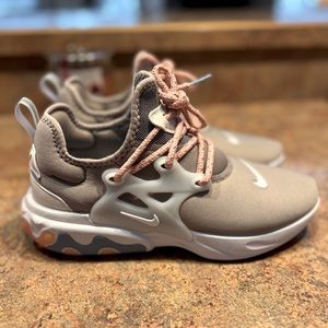 Nike React Presto Tennis Shoe - 8.5